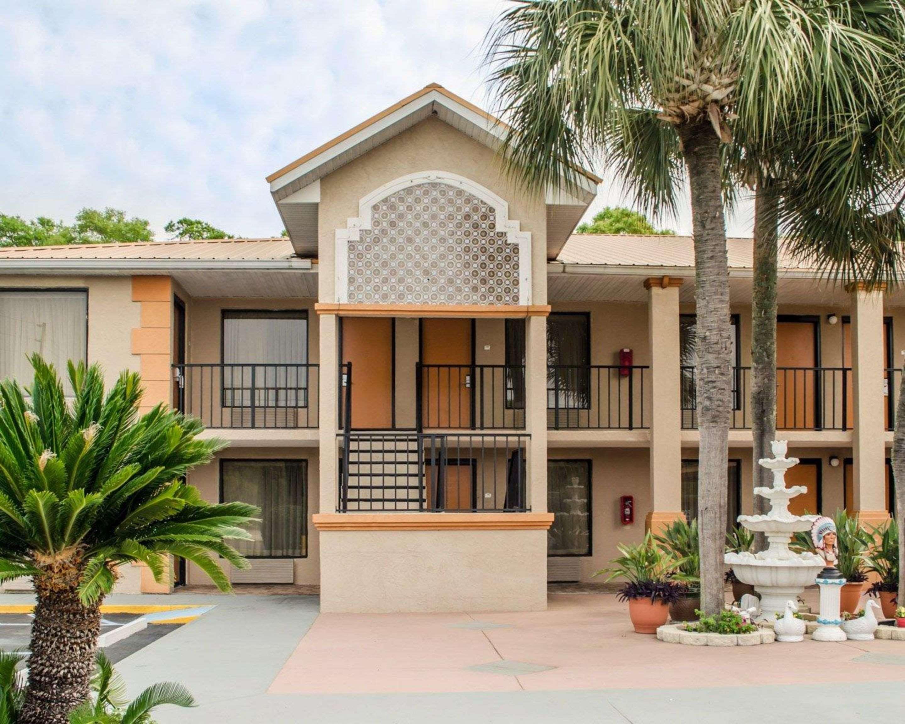 Quality Inn Near Manatee Springs State Park Чифленд Экстерьер фото