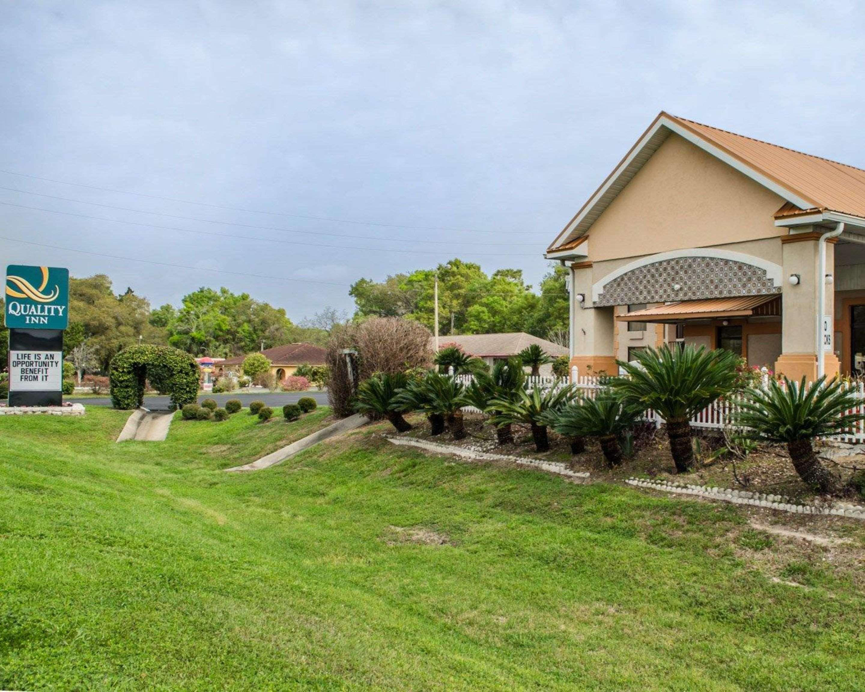 Quality Inn Near Manatee Springs State Park Чифленд Экстерьер фото