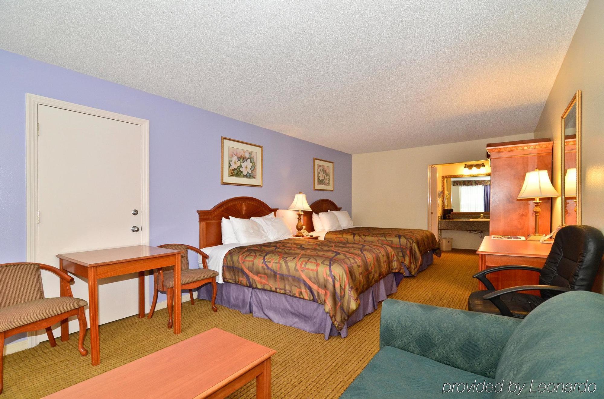 Quality Inn Near Manatee Springs State Park Чифленд Номер фото