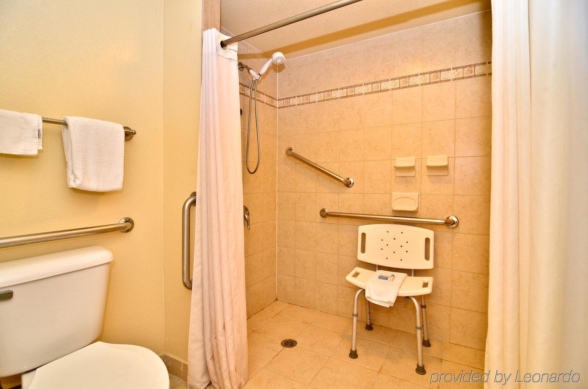 Quality Inn Near Manatee Springs State Park Чифленд Номер фото
