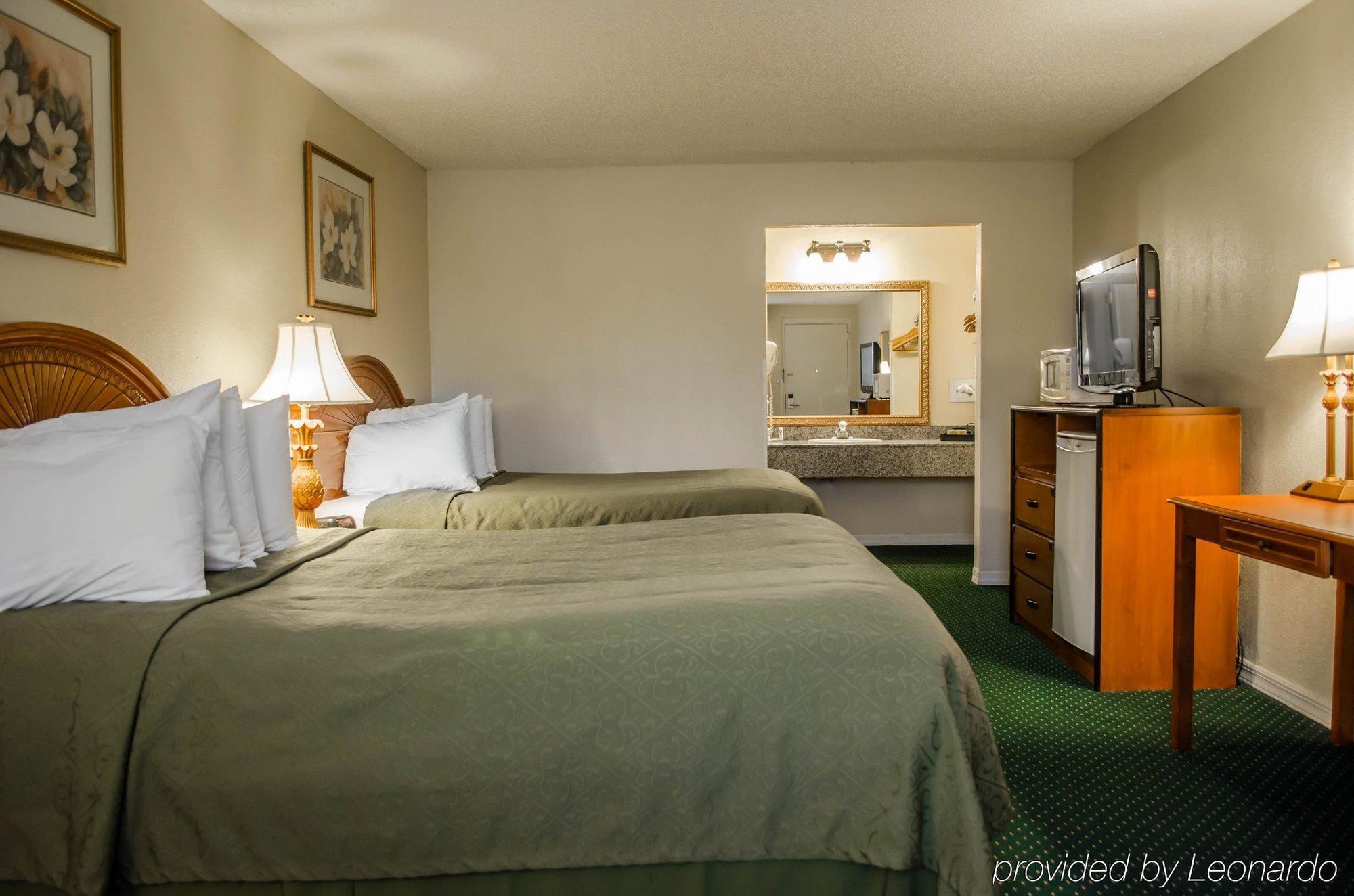 Quality Inn Near Manatee Springs State Park Чифленд Экстерьер фото