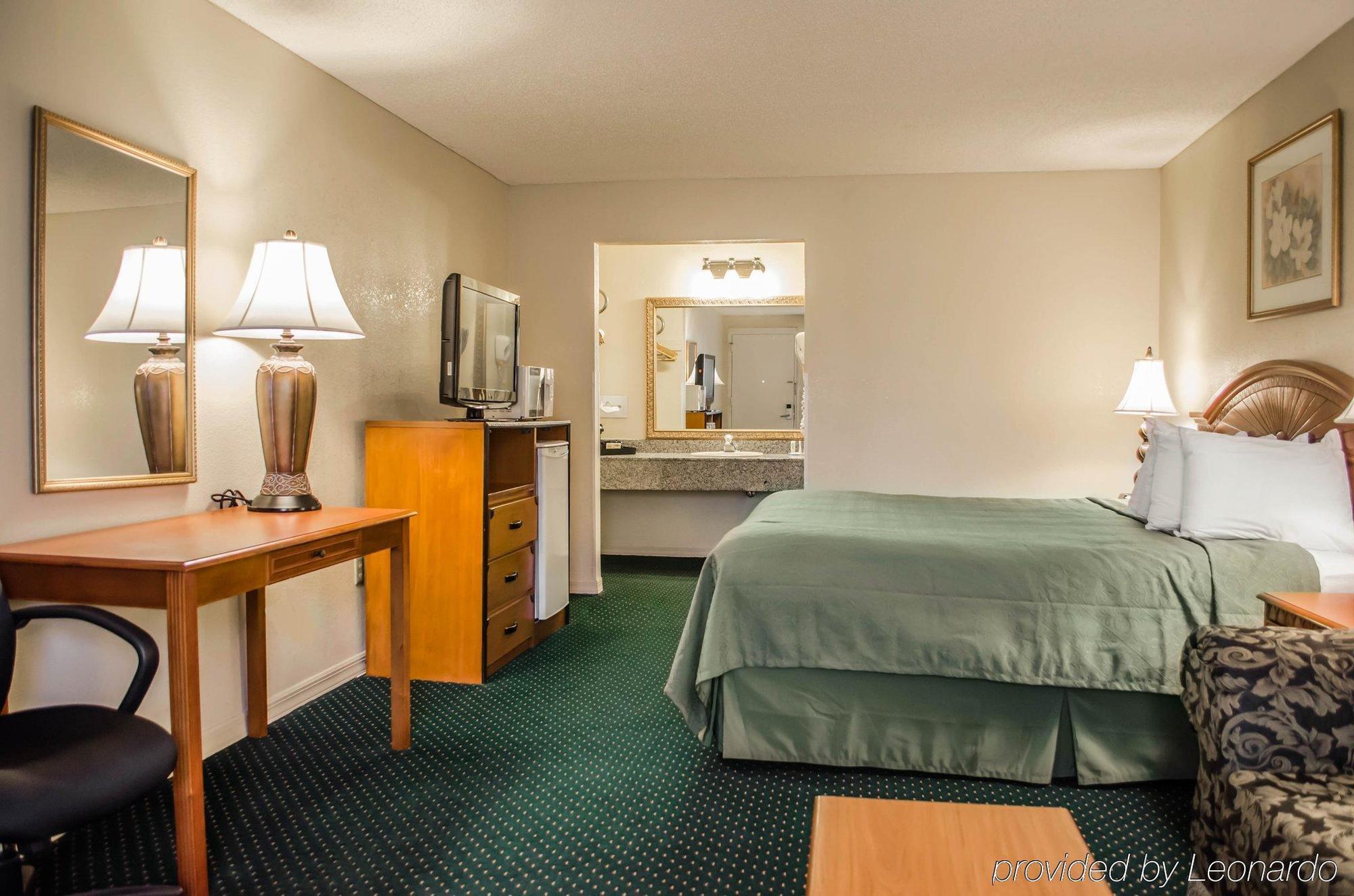 Quality Inn Near Manatee Springs State Park Чифленд Экстерьер фото