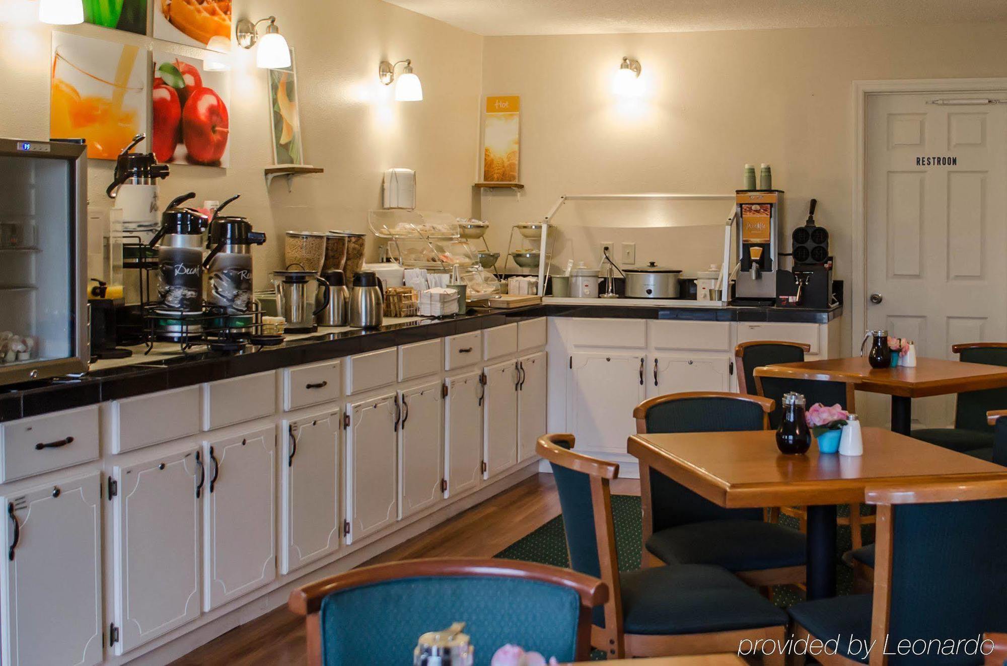 Quality Inn Near Manatee Springs State Park Чифленд Экстерьер фото