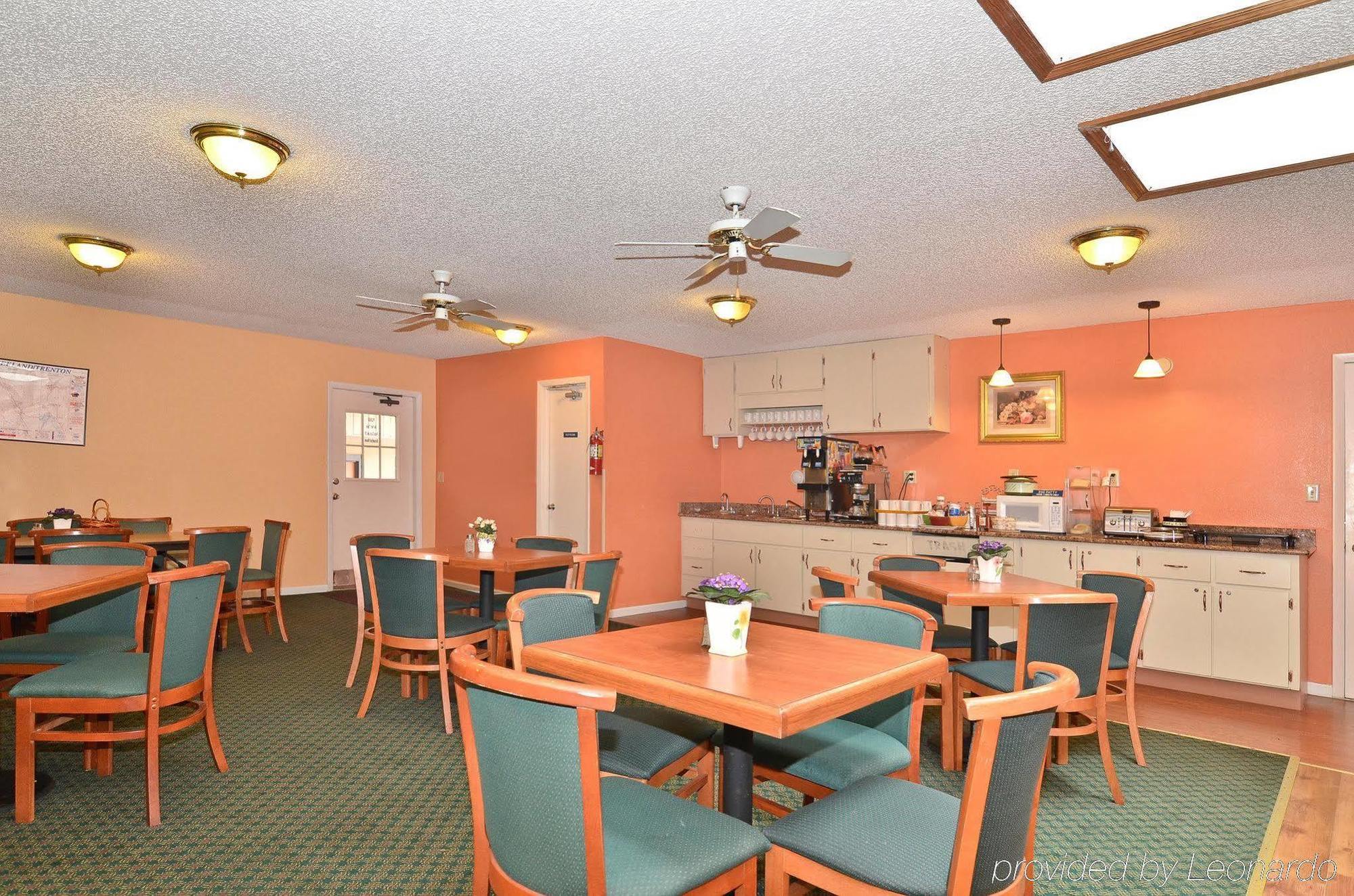 Quality Inn Near Manatee Springs State Park Чифленд Экстерьер фото